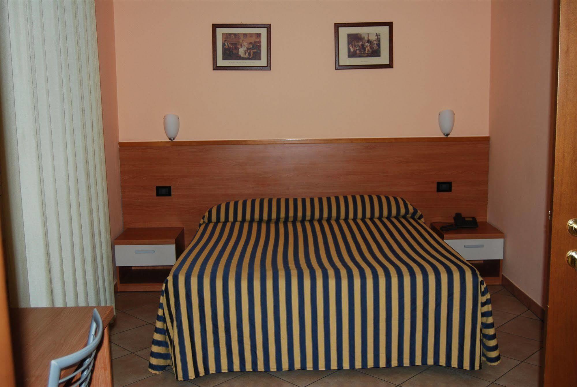 Albergo Salerno Milão Exterior foto